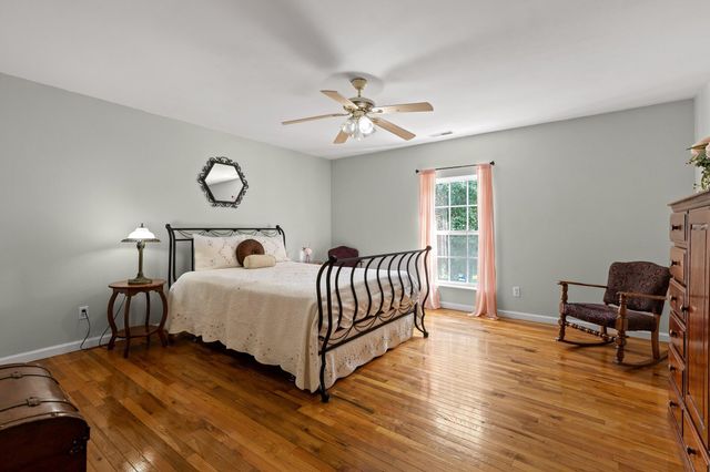 9304 Oak Street, Ooltewah, TN 37363