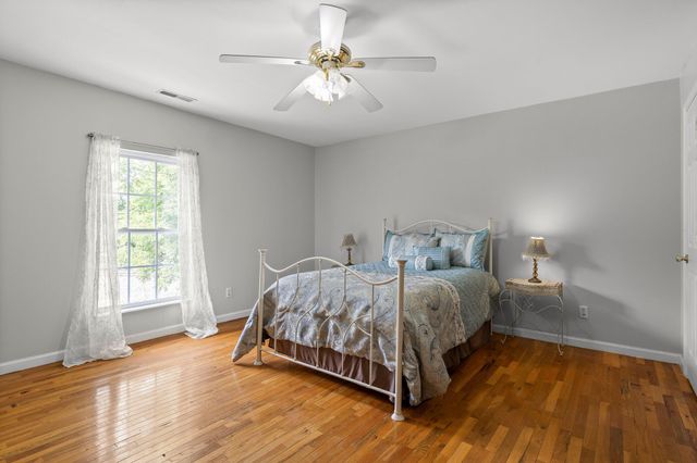 9304 Oak Street, Ooltewah, TN 37363
