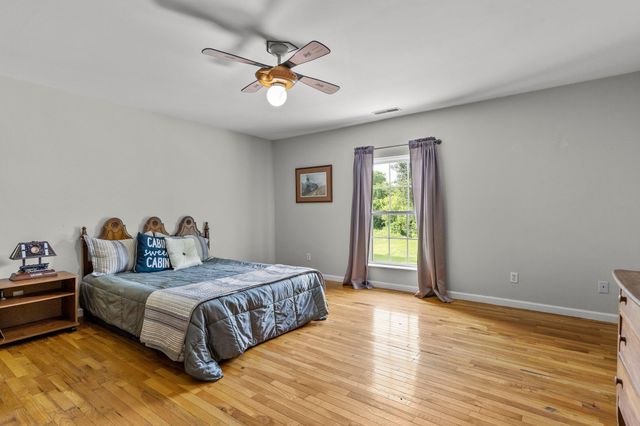 9304 Oak Street, Ooltewah, TN 37363