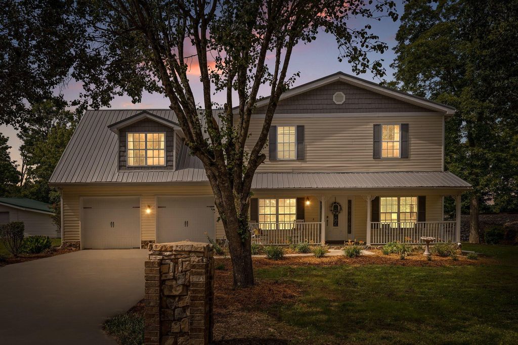 9304 Oak Street, Ooltewah, TN 37363