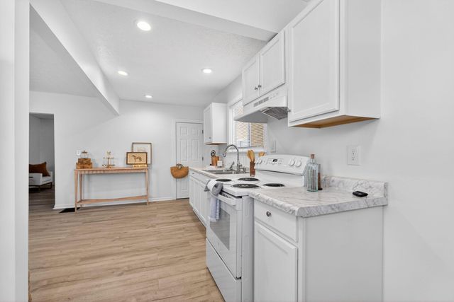 184 S Ogden Avenue, Columbus, OH 43204