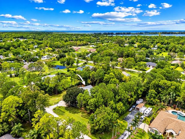 18315 N 43rd Rd, Loxahatchee, FL 33470