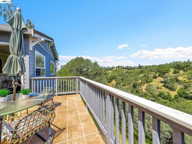 2964 Saklan Indian Dr, Walnut Creek, CA 94595