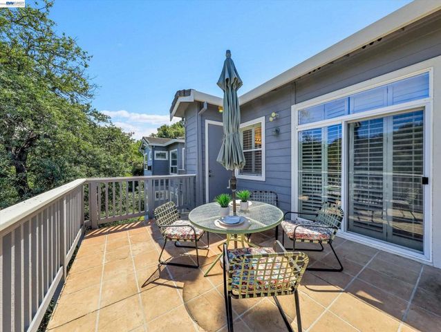 2964 Saklan Indian Dr, Walnut Creek, CA 94595