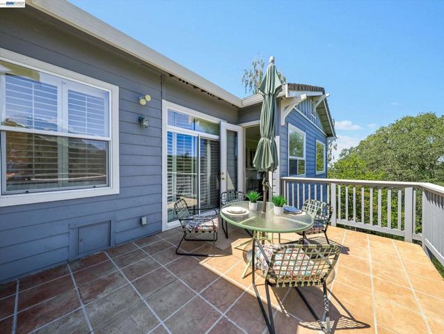 2964 Saklan Indian Dr, Walnut Creek, CA 94595