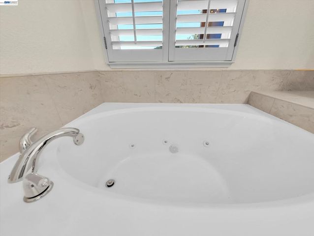 2964 Saklan Indian Dr, Walnut Creek, CA 94595