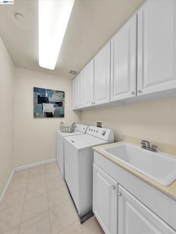 2964 Saklan Indian Dr, Walnut Creek, CA 94595