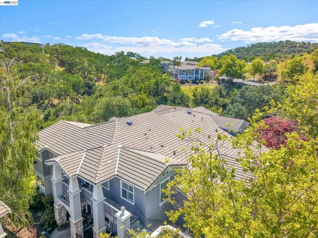 2964 Saklan Indian Dr, Walnut Creek, CA 94595