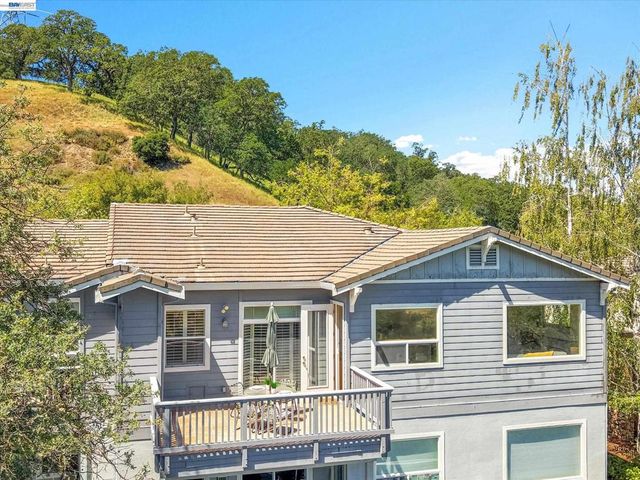 2964 Saklan Indian Dr, Walnut Creek, CA 94595