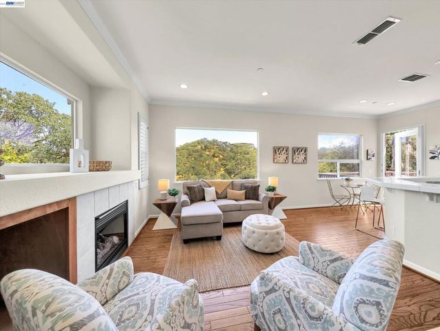 2964 Saklan Indian Dr, Walnut Creek, CA 94595
