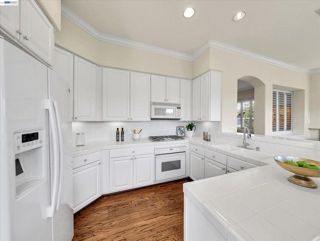 2964 Saklan Indian Dr, Walnut Creek, CA 94595