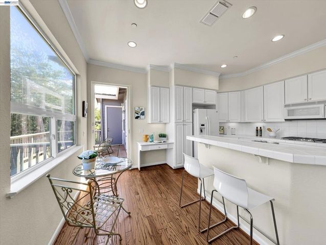 2964 Saklan Indian Dr, Walnut Creek, CA 94595