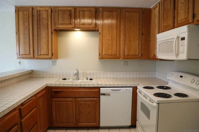 3833 Lamont St 2H, San Diego, CA 92109