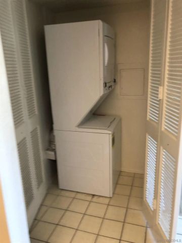 3833 Lamont St 2H, San Diego, CA 92109