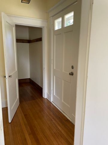 50 Lyng St, Dartmouth, MA 02747