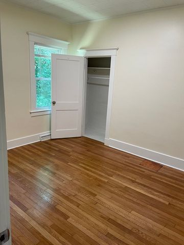 50 Lyng St, Dartmouth, MA 02747