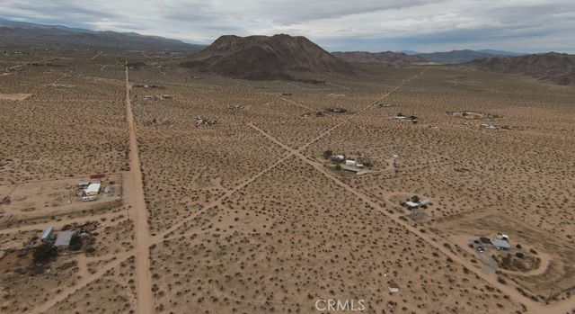 60426 Lorraine, Landers, CA 92285