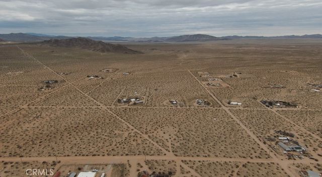 60426 Lorraine, Landers, CA 92285