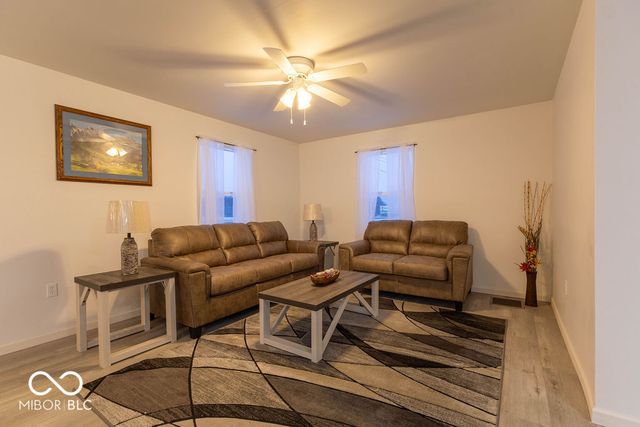 9095 E State Road 38, New Castle, IN 47362