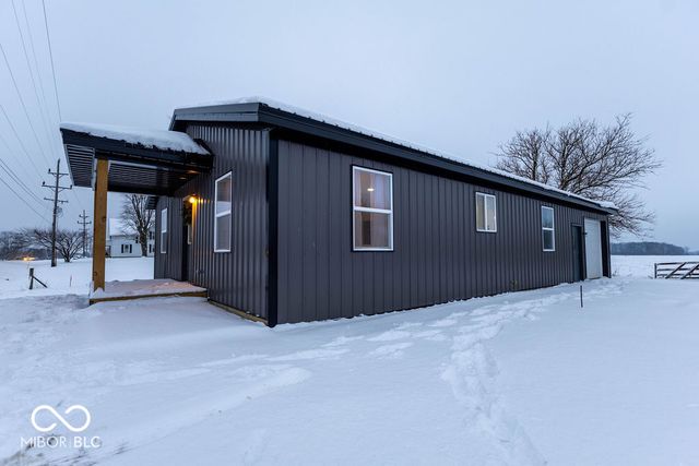 9095 E State Road 38, New Castle, IN 47362