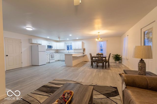 9095 E State Road 38, New Castle, IN 47362