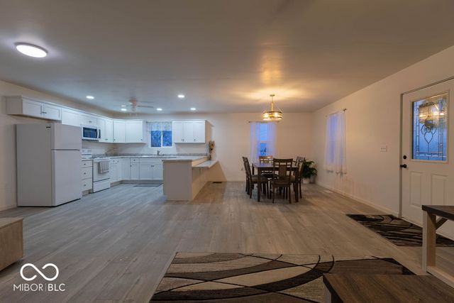 9095 E State Road 38, New Castle, IN 47362