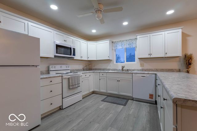 9095 E State Road 38, New Castle, IN 47362