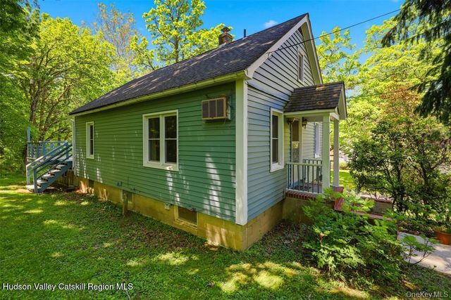 60 Shivertown Road, New Paltz, NY 12561