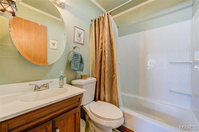 2843 Glenway Drive, Maryland Heights, MO 63043