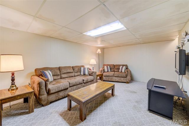 2843 Glenway Drive, Maryland Heights, MO 63043