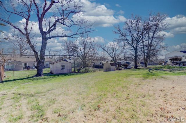 2843 Glenway Drive, Maryland Heights, MO 63043