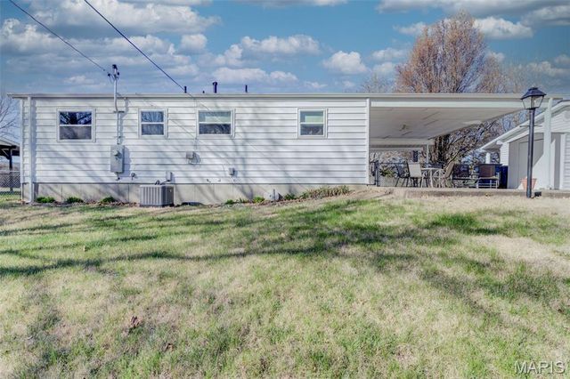 2843 Glenway Drive, Maryland Heights, MO 63043