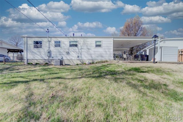 2843 Glenway Drive, Maryland Heights, MO 63043