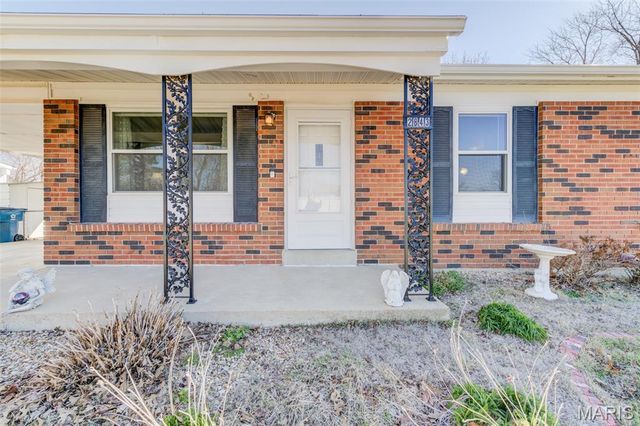 2843 Glenway Drive, Maryland Heights, MO 63043