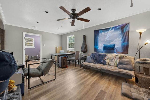 2818 NW 17th Street, Fort Worth, TX 76106