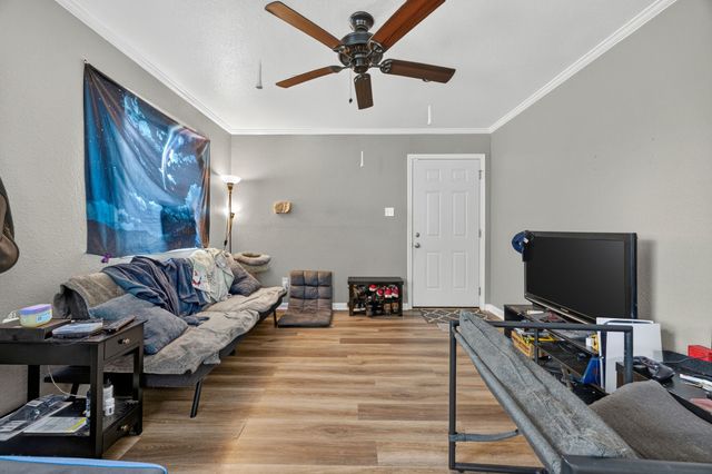 2818 NW 17th Street, Fort Worth, TX 76106