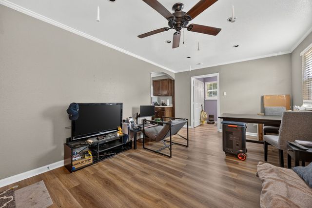 2818 NW 17th Street, Fort Worth, TX 76106