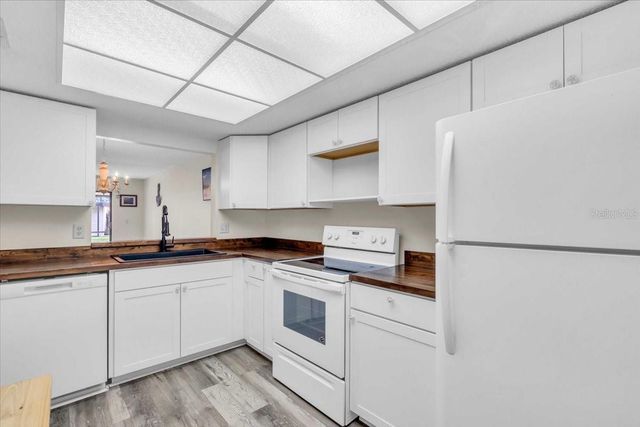 380 THREE LAKES LANE K, Venice, FL 34285