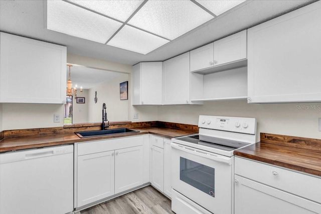 380 THREE LAKES LANE K, Venice, FL 34285