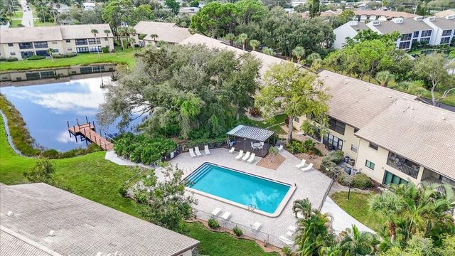 380 THREE LAKES LANE K, Venice, FL 34285