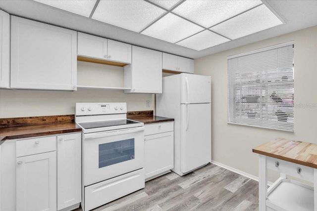 380 THREE LAKES LANE K, Venice, FL 34285