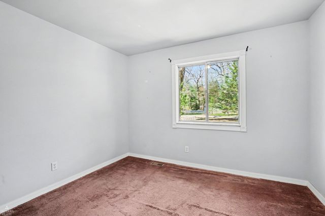 1592 Oakwood Drive, Gladwin, MI 48624