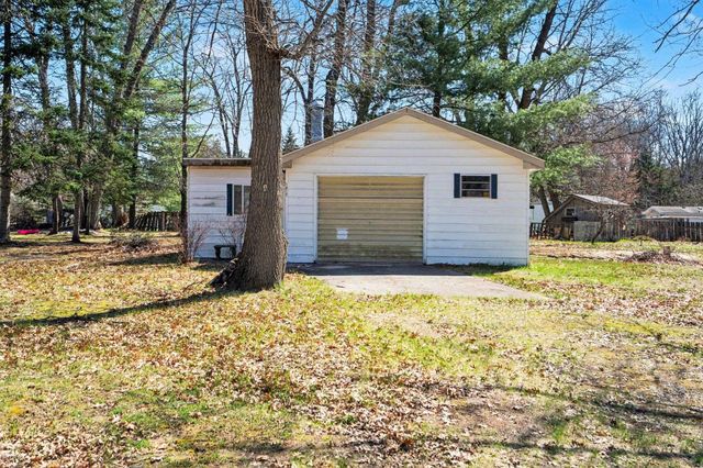1592 Oakwood Drive, Gladwin, MI 48624