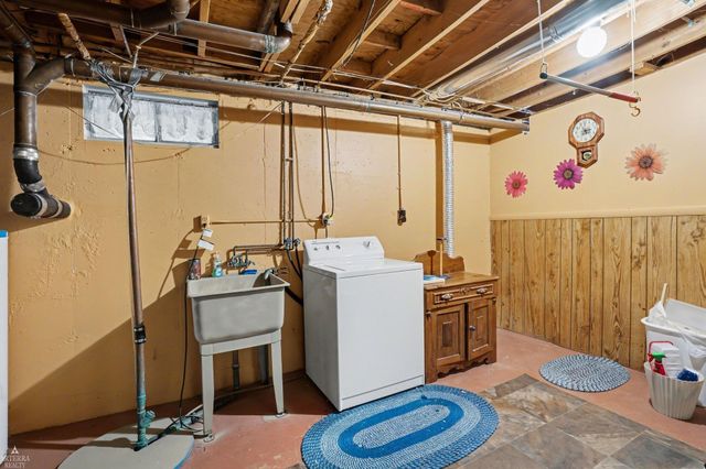 1592 Oakwood Drive, Gladwin, MI 48624