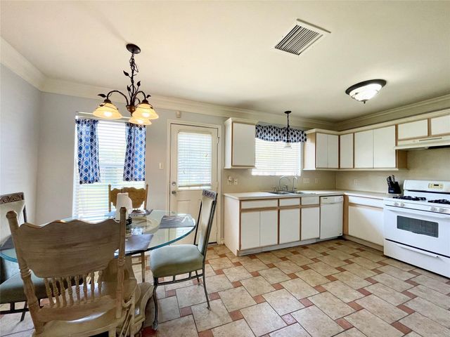 12811 Smokey Pass Circle, Houston, TX 77038