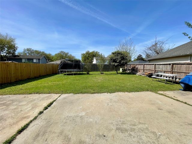 12811 Smokey Pass Circle, Houston, TX 77038