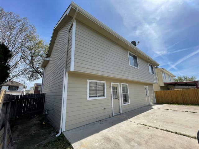 12811 Smokey Pass Circle, Houston, TX 77038