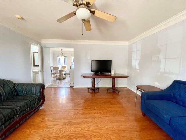 12811 Smokey Pass Circle, Houston, TX 77038