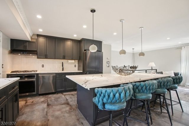 223 Chaucer Dr, Berkeley Heights Twp., NJ 07922