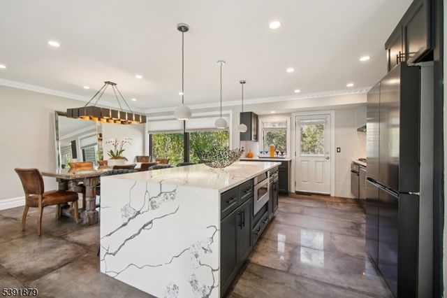 223 Chaucer Dr, Berkeley Heights Twp., NJ 07922